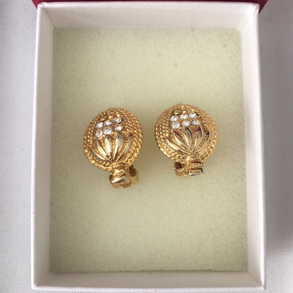 Fashion Clip On Earrings